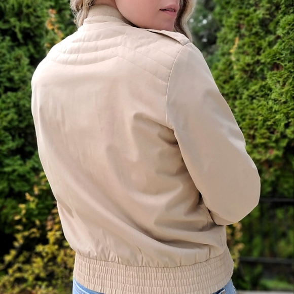 Vintage 80s Mod Tan Jacket w/ Shoulder Straps Cool Stitching Mock Neck Bomber S - Picture 4 of 14